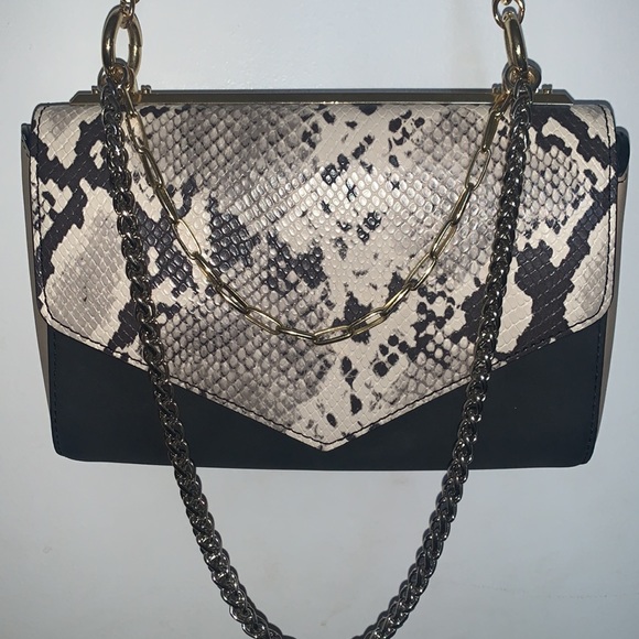 Purse - Picture 2 of 3